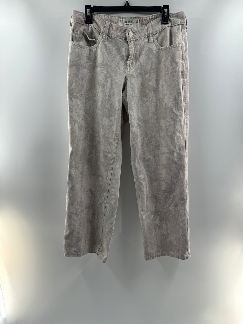Hollister Low Rise Baggy Camo Print Jeans Women's Size 8 - Picture 2 of 9